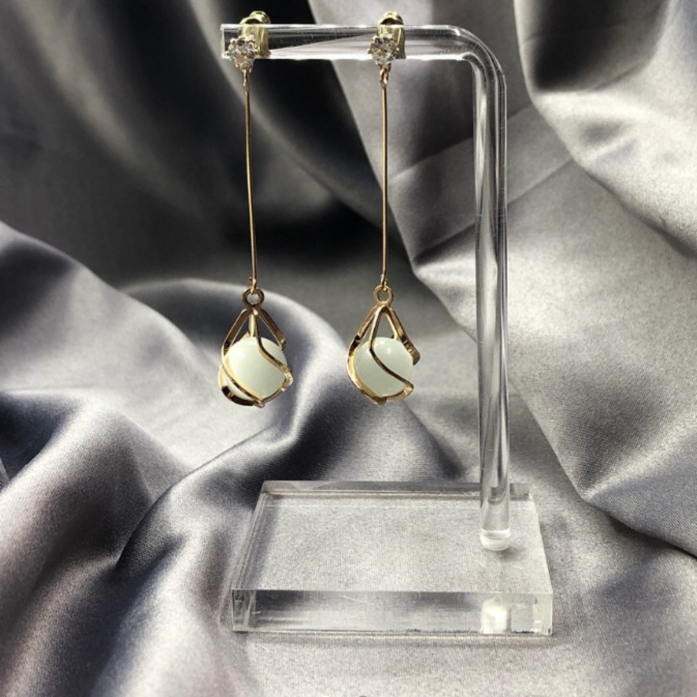 Dangle earrings